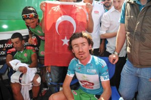Sayar, antes del subir al podio final / Foto Vuelta Turquía