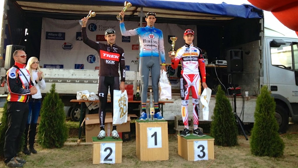 El podio de Udika