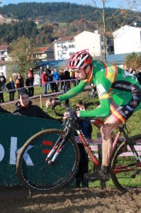 tras una mala salida, Aitor rebasó la meta con más de un minuto de ventaja. © Ibon Maguregi