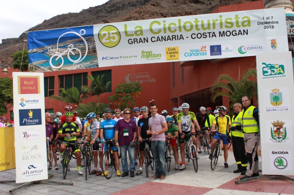 Corte de Cinta. Inicio de la Vuelta. © José Arturo Castro