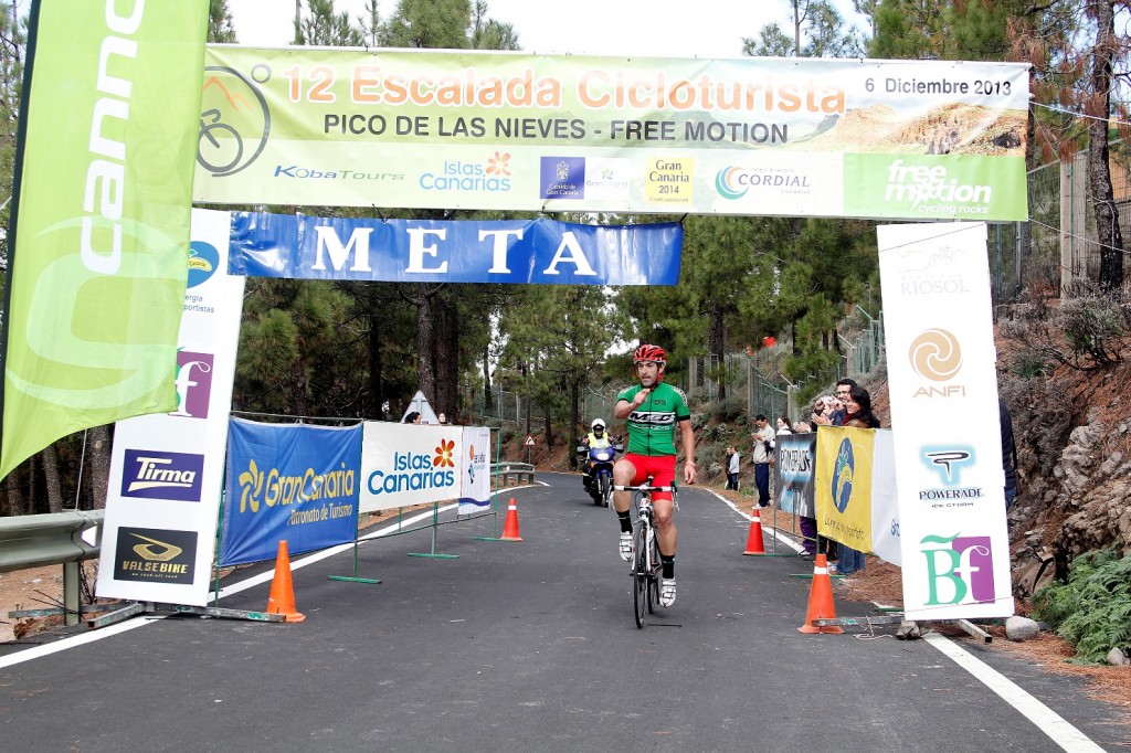 Patxi Cia, entrando en línea de meta. © Iñaki Lopetegi