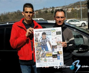 David Martín y Lale Cubino, con el cartel de la exposición.