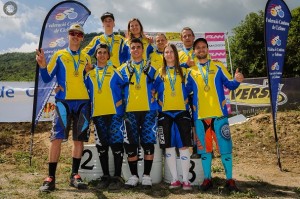 Podio con los campeones catalanes de descenso 2014. © FCC