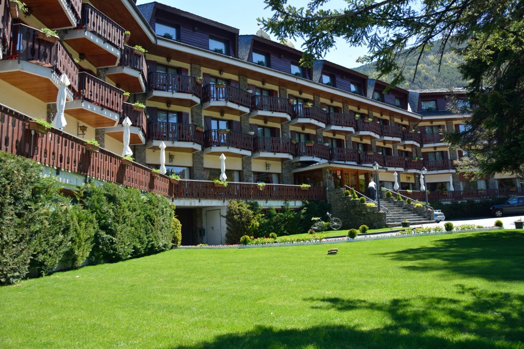 El Hotel Coma, situado en Ordino, ofrece una imagen tipicamente de montaña