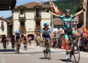 Imanol Estévez ganando en Antzuola. © FVC