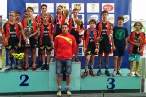 Los españoles, en el podio © RFEC