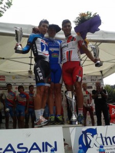 Viejo, flanqueado por Ballesteros y Sureda en el podio de Beasain 2014.