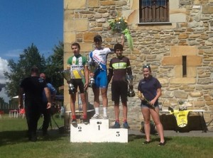 Landaluze, flanqueado por Sotil y Canibe © FVC