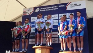 podio final relevos mundial btt_14xx