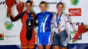 Tania Calvo, en el podio de velocidad © UEC