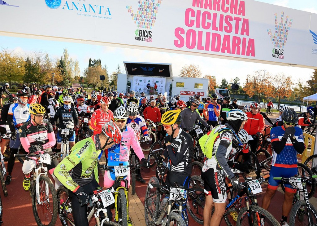 Más de 300 "colaboradores" en el proyecto Bicis para la Vida.