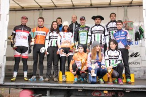 Podio con los ganadores en Legazpi © FGC