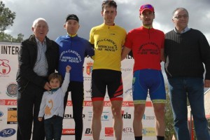 Los líderes, en el podio © FCRM