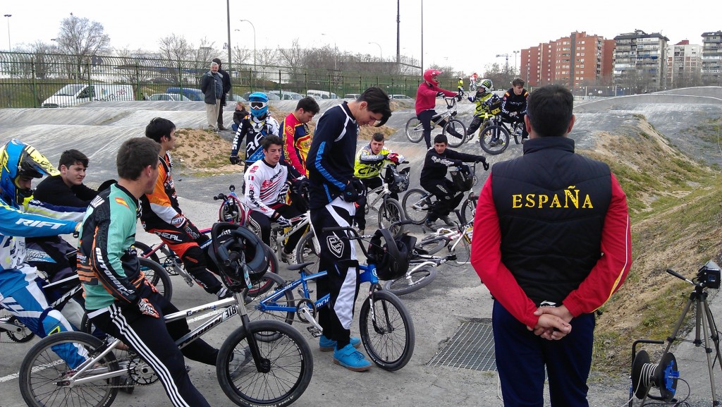 El técnico alicantino perfilará la selección en San Vicente del Raspeig © RFEC