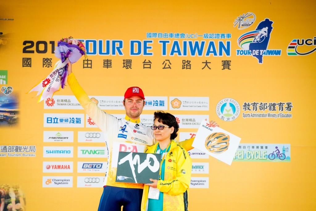 Etapa y liderato para el holandés