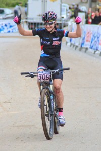 Lucía Vázquez, celebrando su victoria en Valongo