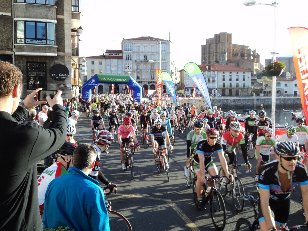 Salida de la Marcha Cicloturista Castro-Castro 2014.