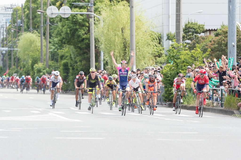 Victoria de Bonifazio en la etapa final © Tour Japón