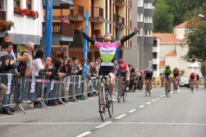 Peio Manterola, cruzando la meta © FGC