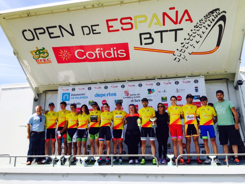 Los líderes del Open de España, en el podio.