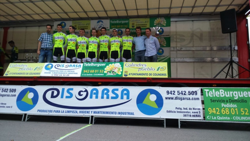 El CC Rías Baixas se llevó el premio por equipos al colocar a 3 de sus hombres en el top ten © CC Rías Baixas