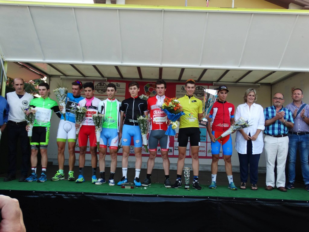 Podio con los líderes tras la contrarreloj.