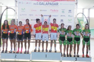 Podio persecución equipos femenina © RFEC