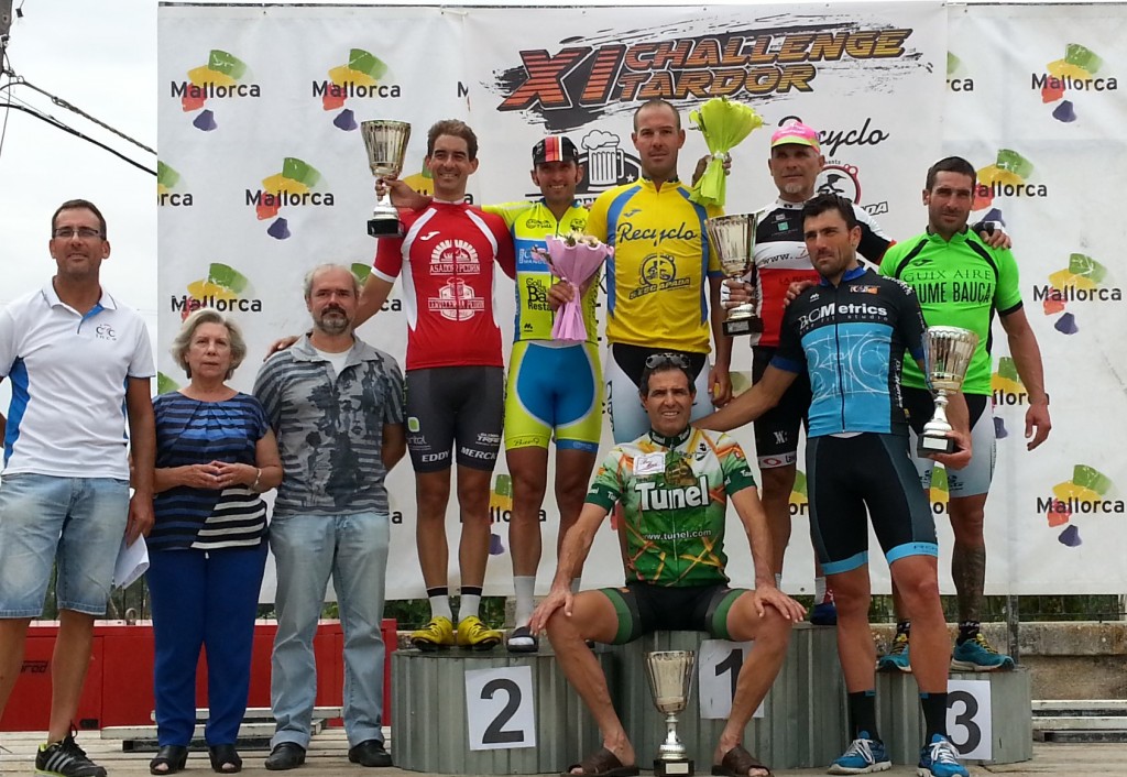 Podio tras el 3º GP Kitmaker, en Moscari © balearbike.com