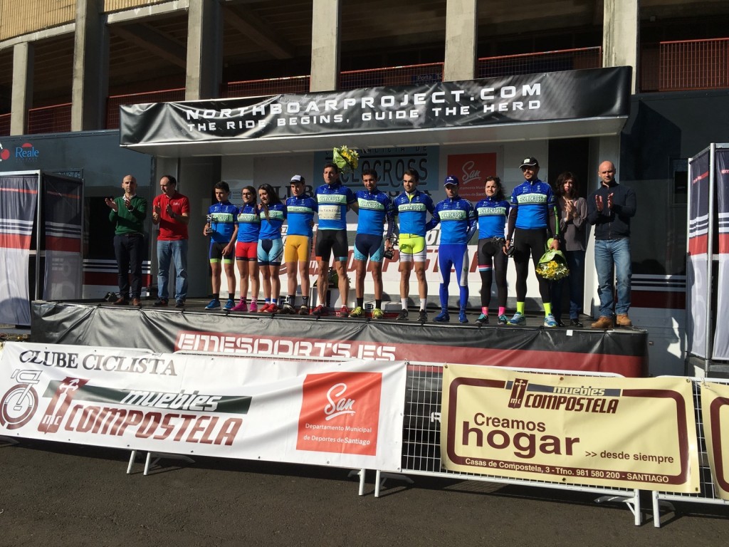 Los líderes de la Copa Galicia ocupan el podio tras la carrera de Santiago © FGC