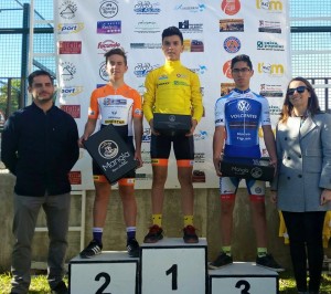 Podio cadete con Alex Gregorio entre Muñoz y Leal © PC Beniopa