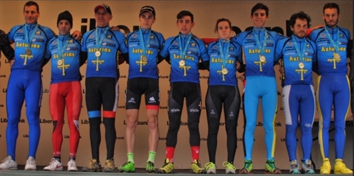 Los campeones asturianos de Ciclocross 2016, en el podio © Roberto Menéndez
