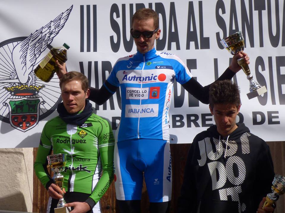 Óscar Sánchez, entre Jesús Montero y José L. Cobo © FAC