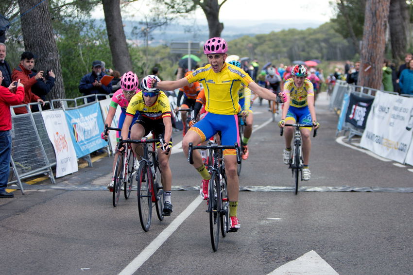 Pau Miquel, ganador de la 1ª etapa © Dani Salvà /sportimagen