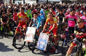 Homenaje en la salida a Demoitié y Myngheer © directvelo