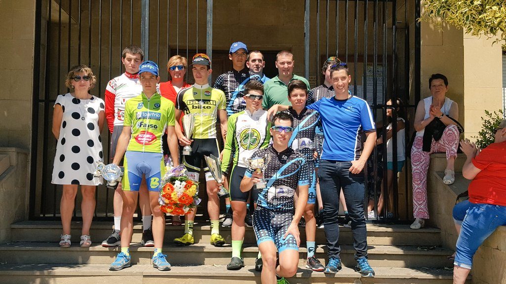 Podio del Trofeo Excmo. Ayuntamiento de Ayegui © @mertxe_beriain