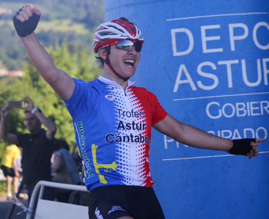 Eduardo Pérez-Landaluce, vencedor final del Trofeo AsturCántabro júnior 2016 © MMR Academy