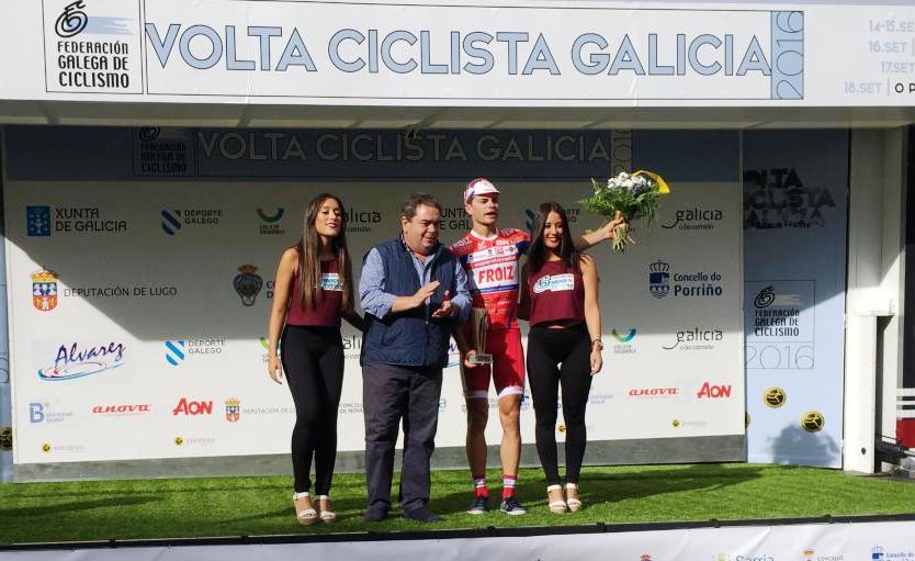 Marcos Jurado, recogiendo su premio © RFEC