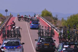 Peloton_Coches_Recurso_Vuelta España_2017_05