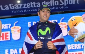 El británico, en el podio del Giro/©Movistar Team