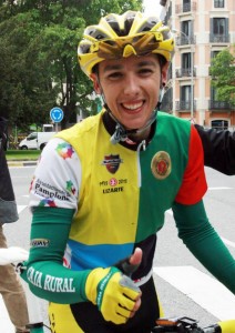 Antonio Molina, contento con su victoria en la Vuelta a Navarra.