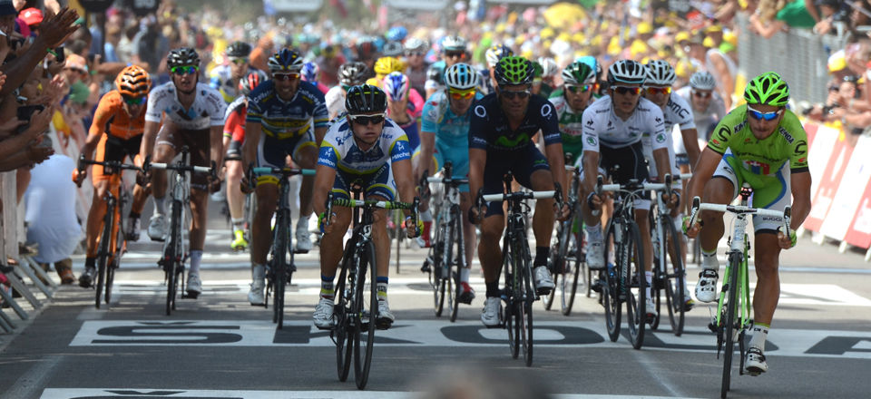 Cerrado sprint entre Gerrans, izquierda, y Sagan. / Foto Tour