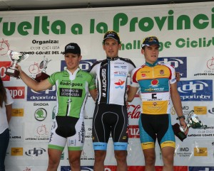 García de Mateos, flanqueado en el podio por Pablo Lechuga y Daniel Sánchez./Foto Federico Walls