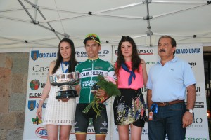 Cardoso, con su premio de la montaña / Caja Rural-RGA