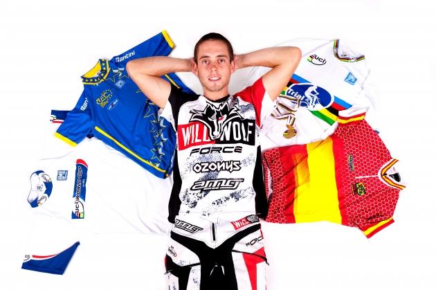 Mustieles, con todos sus títulos.