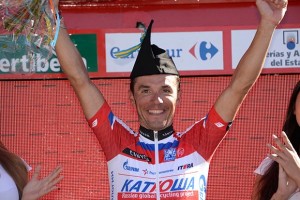 Purito, con la montera picona en el Naranco © Unipublic