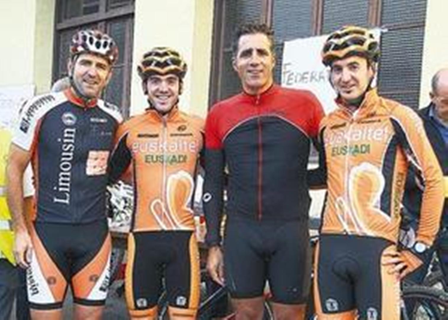 Cyclisme - Cartes Equipe i BANESTO année 2001 COMPLET