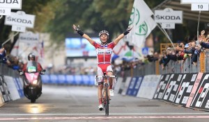 Majestuosa entrada del catalán © Il Lombardia