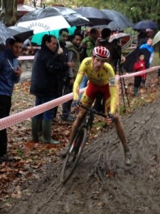 Aitor Hernández se impuso con una holgada ventaja.