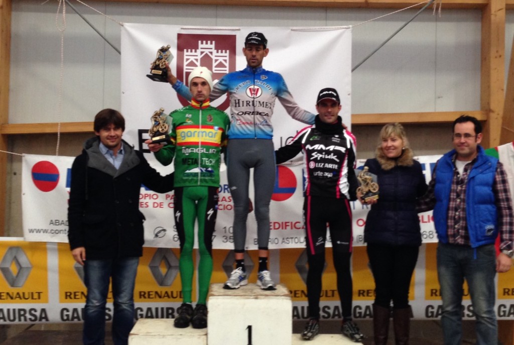 Egoitz Murgoitio, Aitor Hernández y Javier Ruiz de Larrinaga formaron el podio élite. © RFEC
