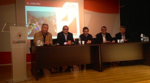 Mesa de la conferencia en Toledo